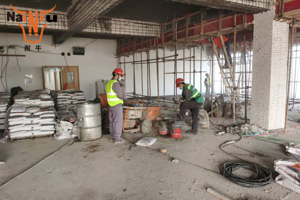材料组成和工艺方法对聚合物修补砂浆性能影响